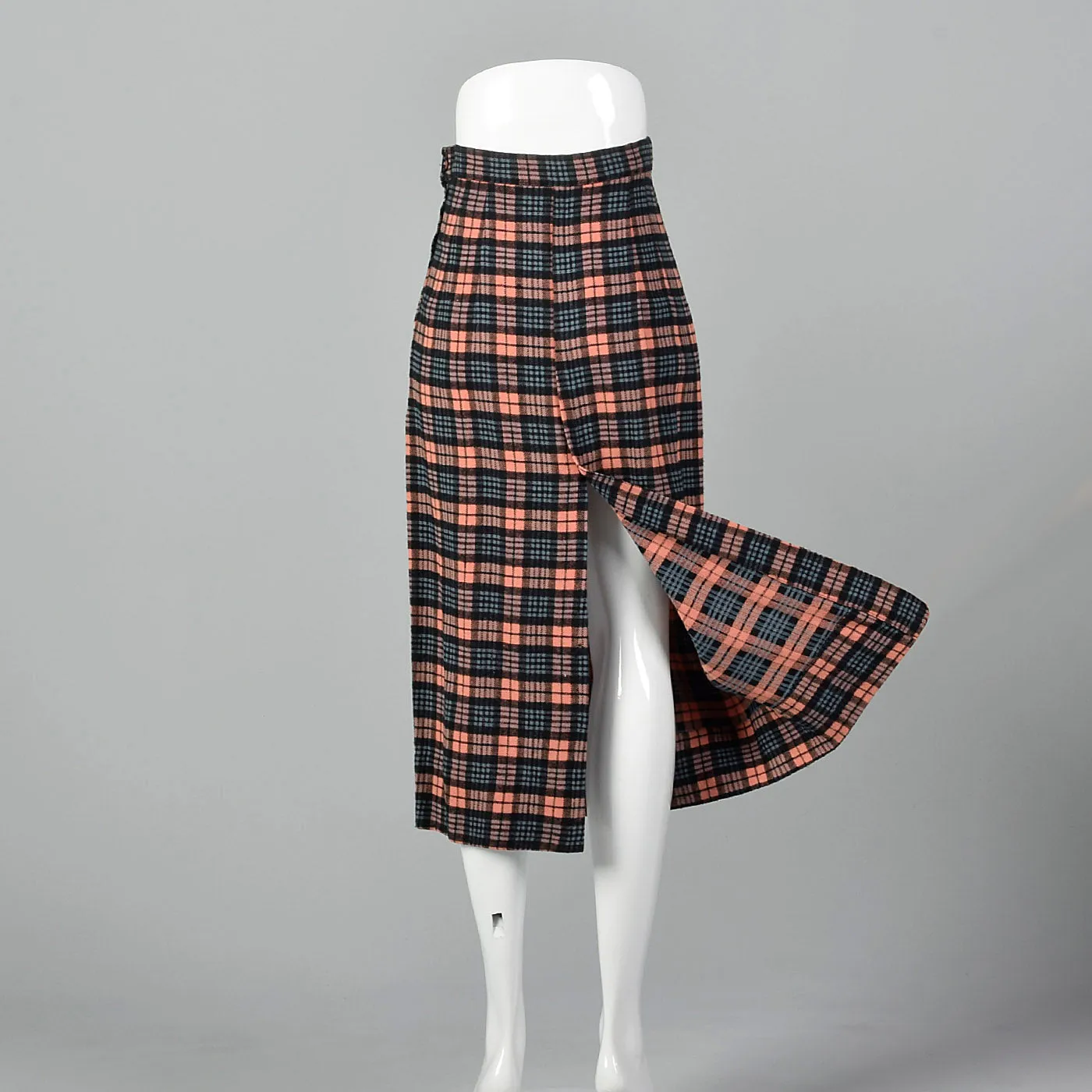 1940s Wool Pencil Skirt in Pink and Blue Plaid