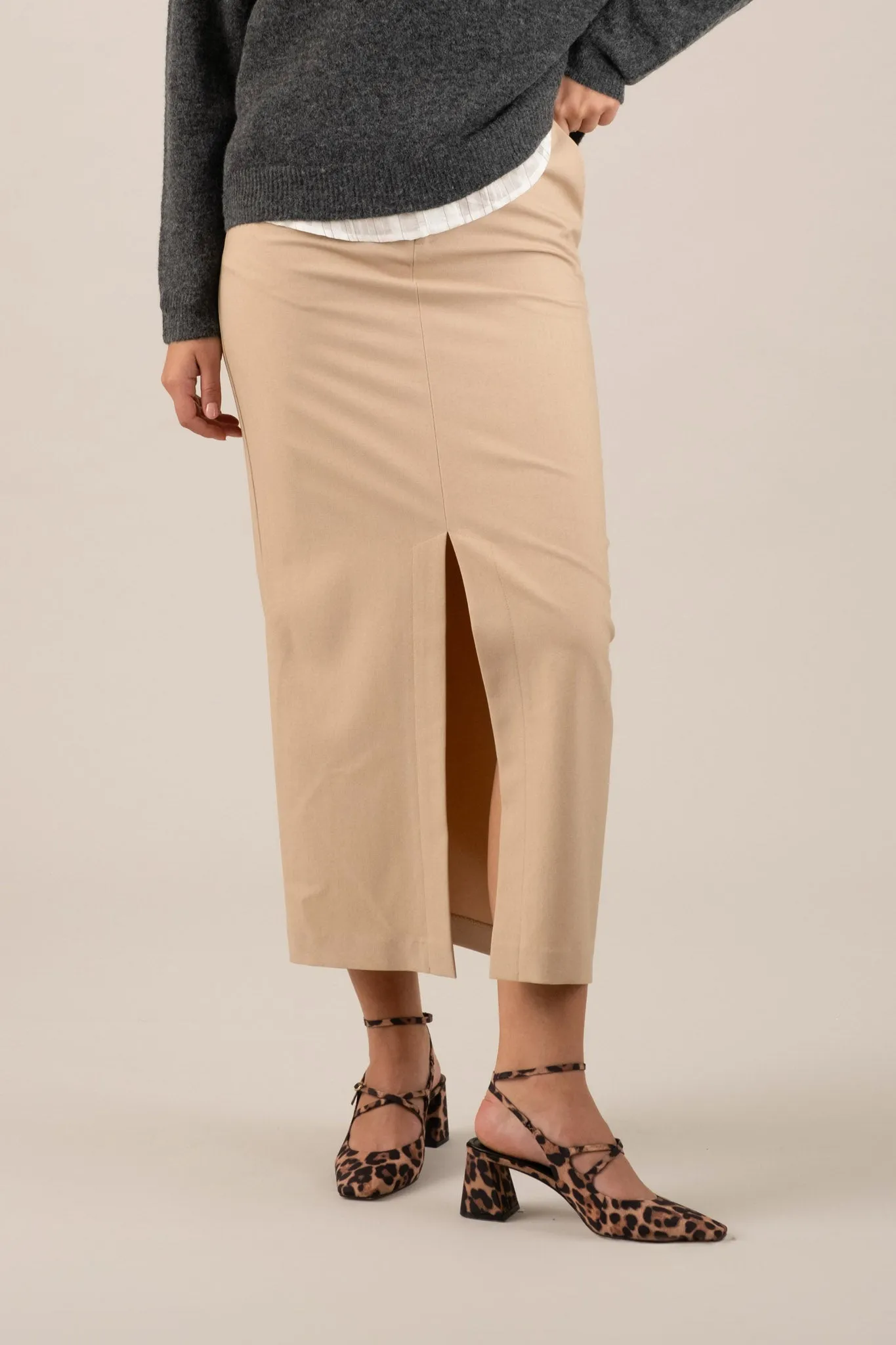 FRONT SLIT MIDI PENCIL SKIRT