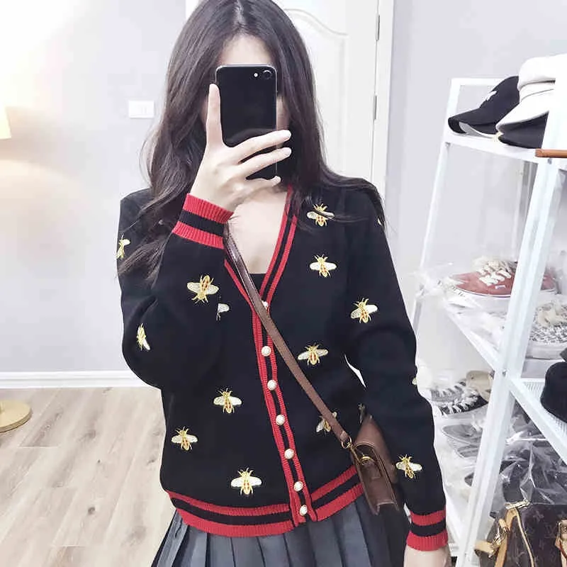 Kawaii Bee Embroidery Cardigan Sweater - Buzzing with Adorable Style! 🐝👚