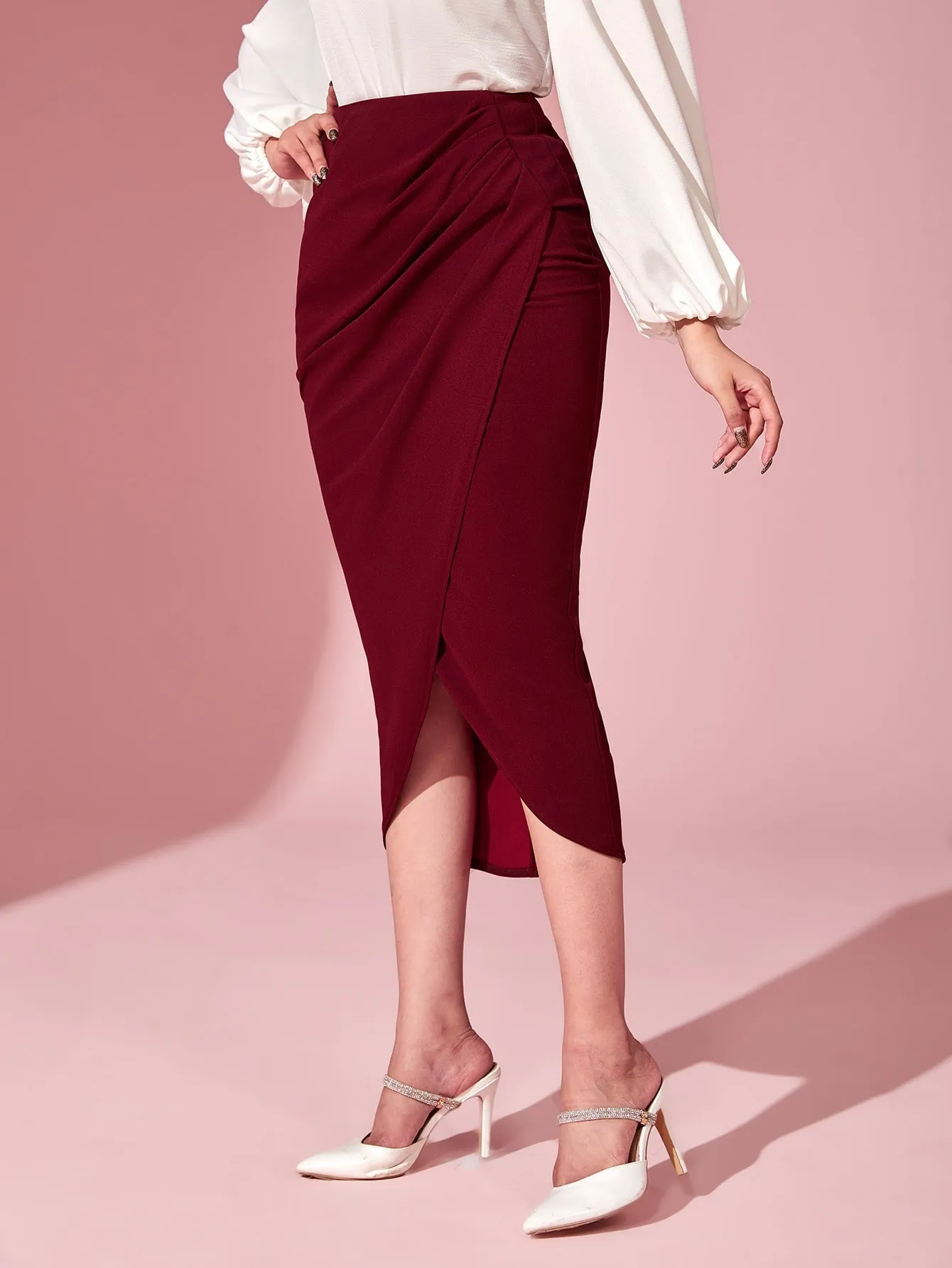 SHEIN Modely Ruched Tulip Hem Skirt